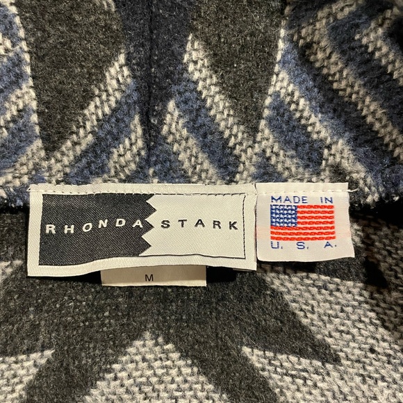 Geometric Patterned Button-Up Jacket - Picture 6 of 11